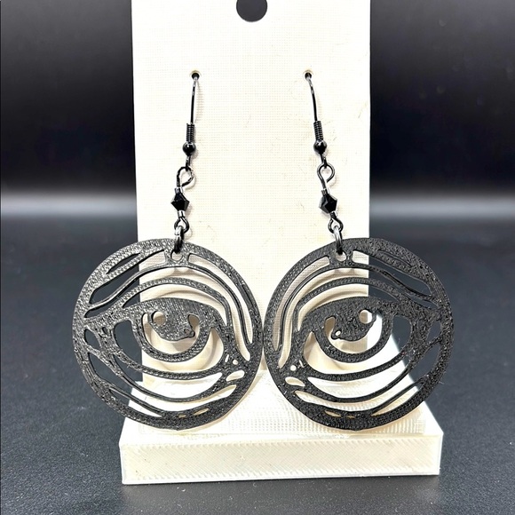 Eye Earrings - Picture 5 of 6